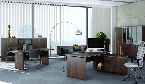 Meble do biura orzech camaro tworzą przyjazne i ergonomiczne środowisko pracy biurowej
